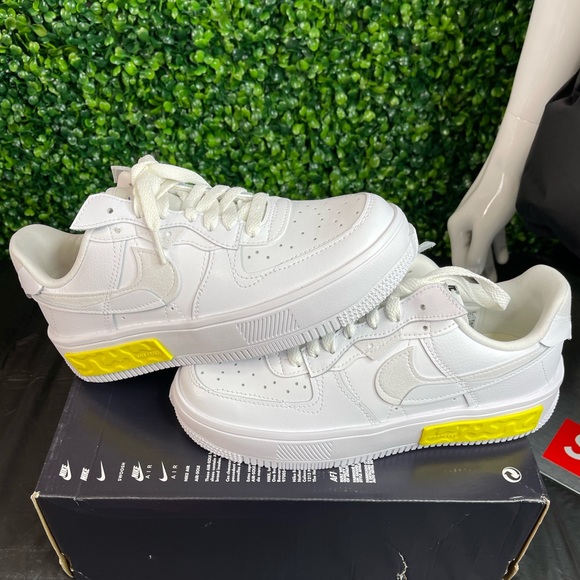 NIKE AiR FORCE 1 (FONTANKA) (Sz 7.5w) - Picture 1 of 4